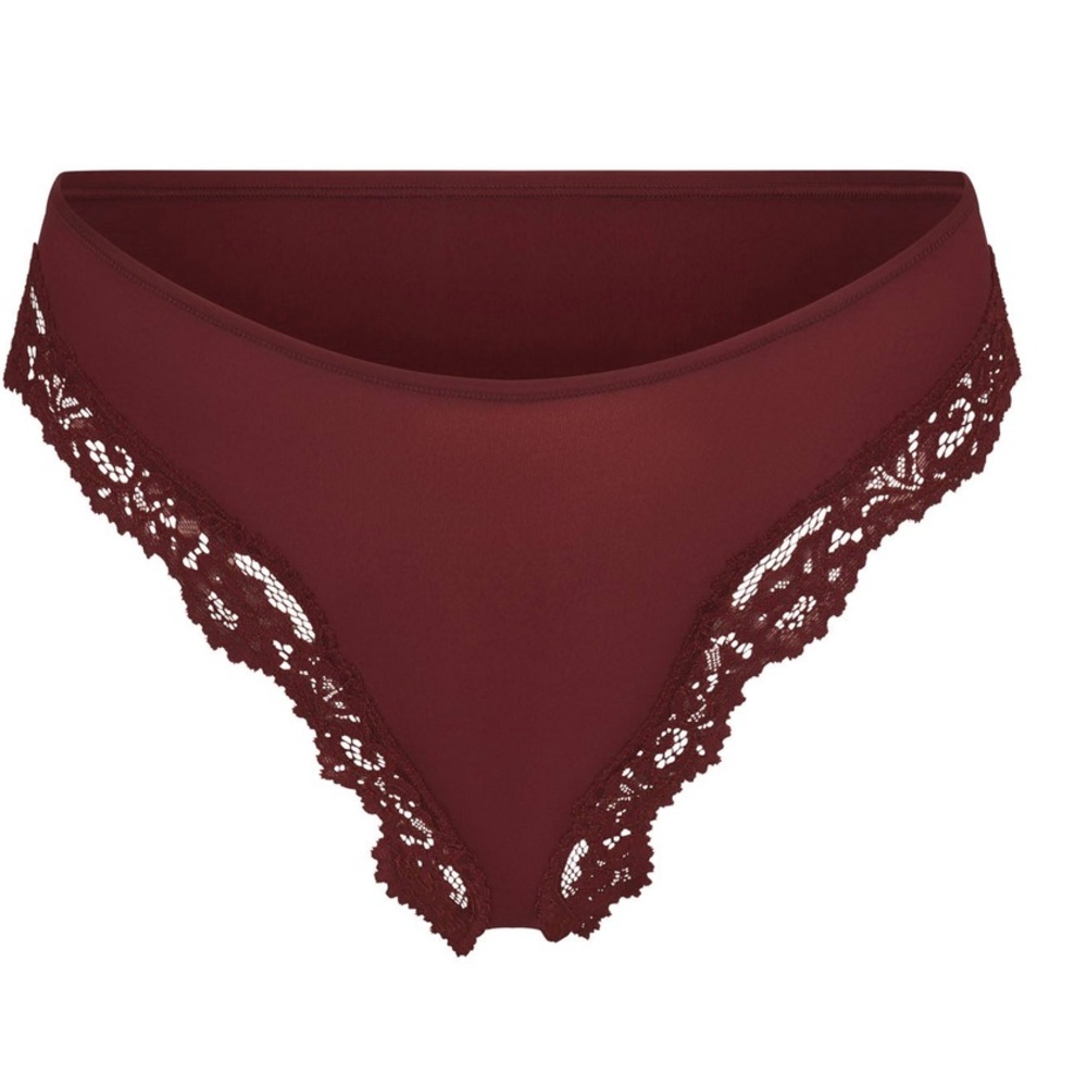 SKIMS NWT Size XL LACE TANGA panties